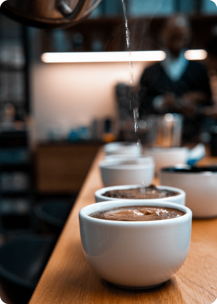 KOM4TEC - Landingpage Kaffee Braun - New Work Coffee - Kaffee aufbrühen