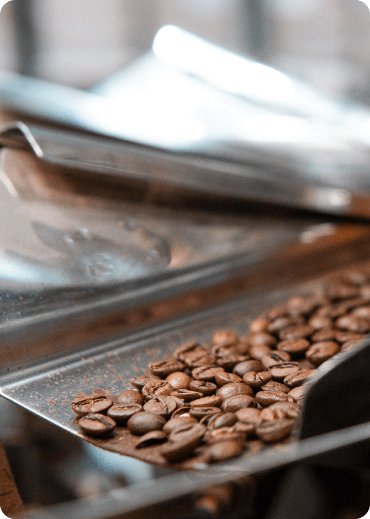 KOM4TEC - Landingpage Kaffee Braun - New Work Coffee - Kaffee wiegen